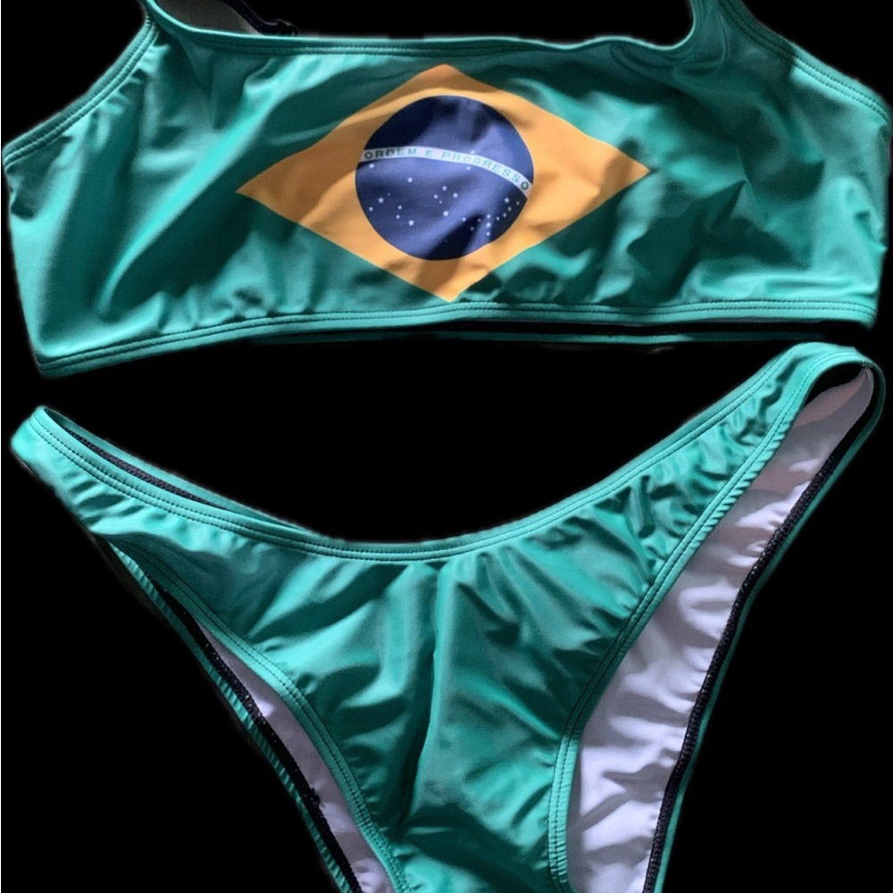 Brand New! ✨ Brazilian Flag Bikini with High-Cut Design 🇧🇷